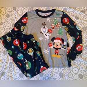Women’s Disney 100 Christmas Pajama Set - Mickey & Olaf Unworn Size Large